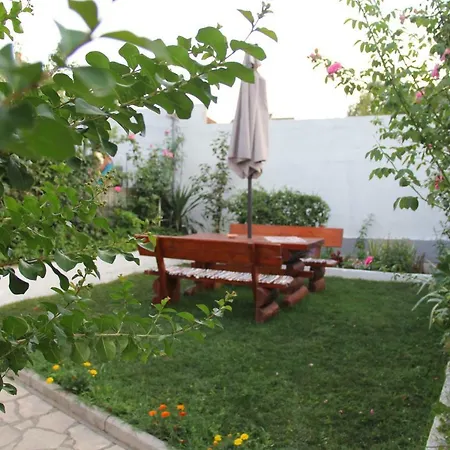 Holiday Flora בית נופש