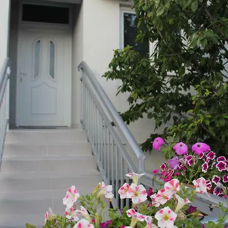 Dom wakacyjny Flora *