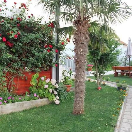 بيت للعطل Flora موستار
